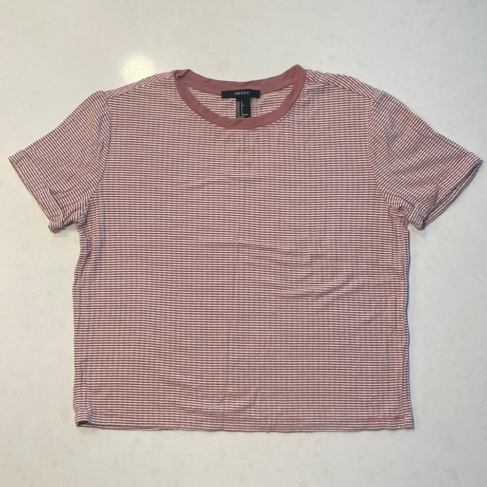 FOREVER 21 SIZE (S) SHORT SLEEVE T SHIRT